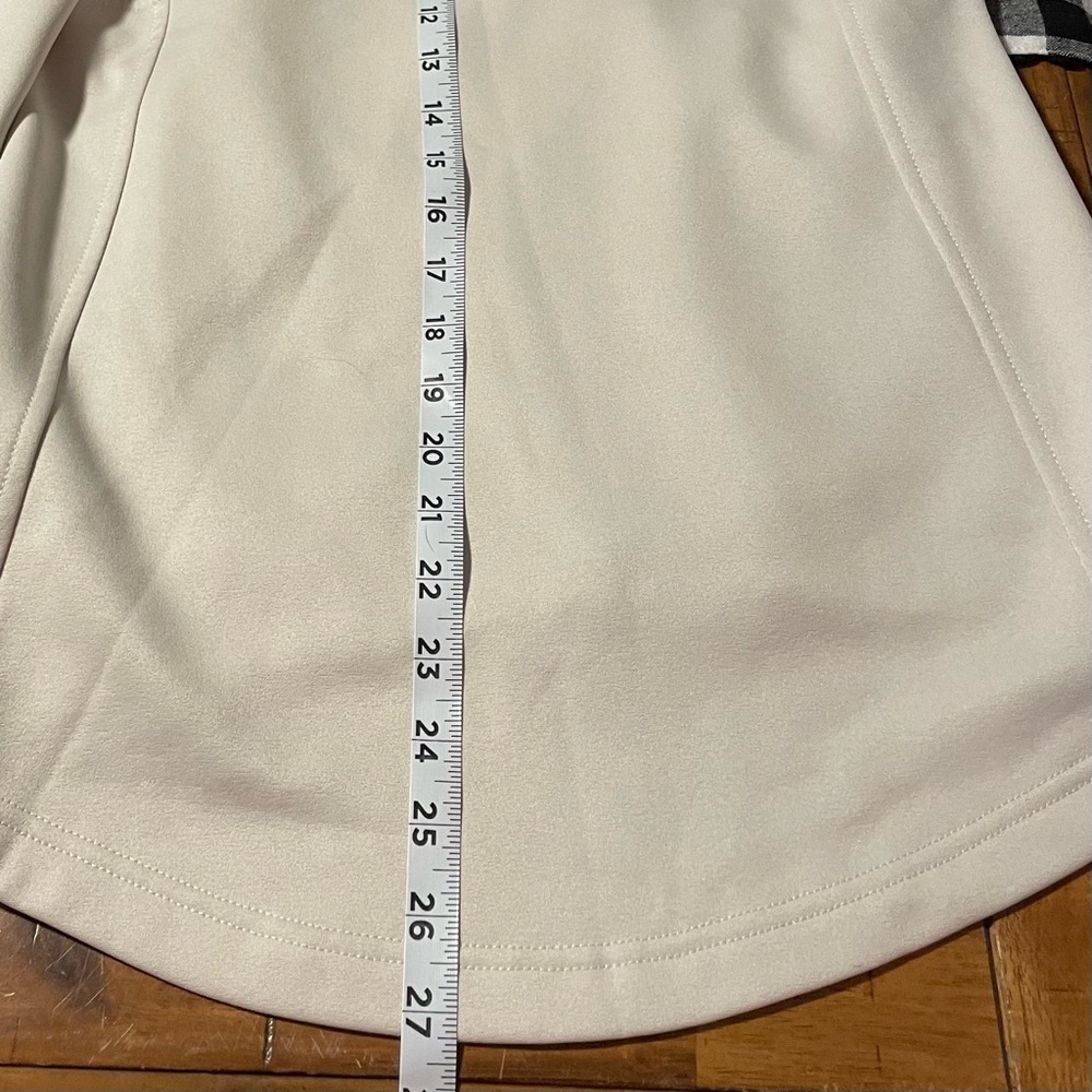 North Face Women's Ivory Color Hoodie, Size S/P, Zip up, Pre-Owned - Picture 12 of 14